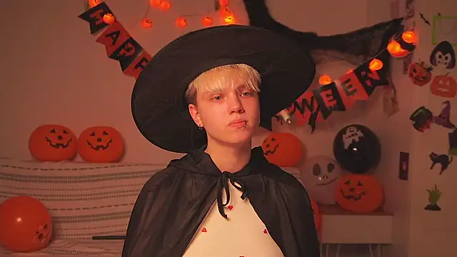 Snapshot of puffimini chatting on October 30, 2025, 1:23 pm puffimini online show from October 30, 2025, 1:23 pm