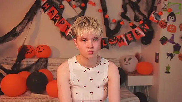 Snapshot of puffimini chatting on November 6, 2025, 2:07 pm puffimini online show from November 6, 2025, 2:07 pm