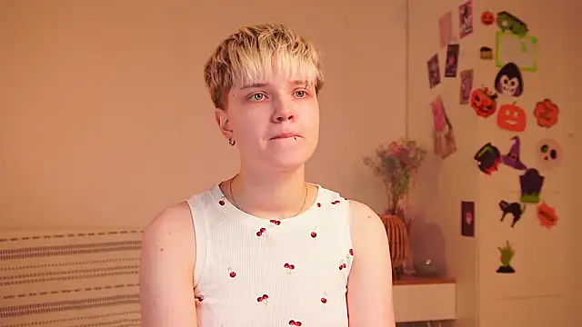 Snapshot of puffimini chatting on November 15, 2025, 2:02 pm puffimini online show from November 15, 2025, 2:02 pm