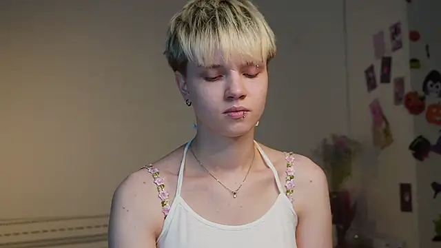 Snapshot of puffimini chatting on November 21, 2025, 1:32 pm puffimini online show from November 21, 2025, 1:32 pm