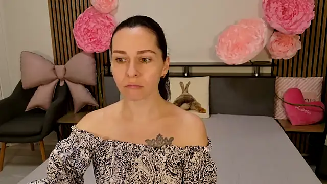 DitaNoir online show from February 14, 2026, 10:01 am