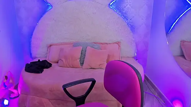 Snapshot of valentina_clk chatting on November 7, 2025, 1:11 pm valentina clk online show from November 7, 2025, 1:11 pm