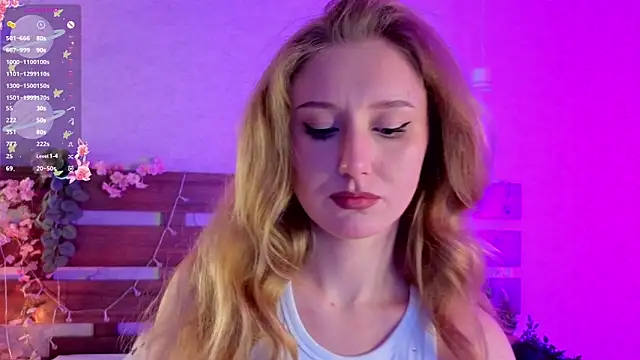 Snapshot of PriscillaPowell chatting on November 18, 2025, 8:24 pm PriscillaPowell online show from November 18, 2025, 8:24 pm