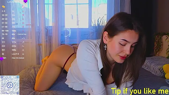 TinyMollys online show from March 12, 2026, 2:12 pm