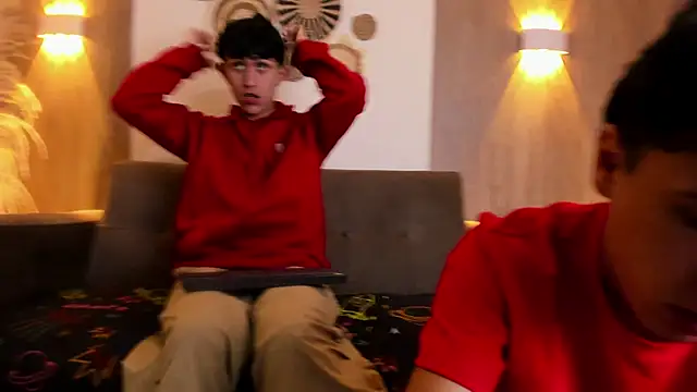 hoot booys  online show from January 6, 2026, 9:07 pm