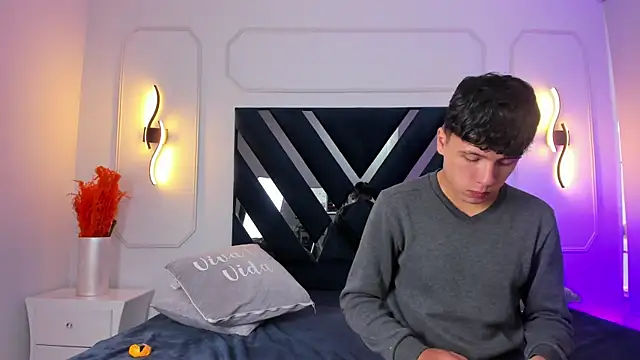 hoot booys  online show from February 26, 2026, 8:19 pm