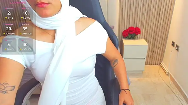 Snapshot of Aziz_daud chatting on October 18, 2025, 12:17 pm Aziz daud online show from October 18, 2025, 12:17 pm