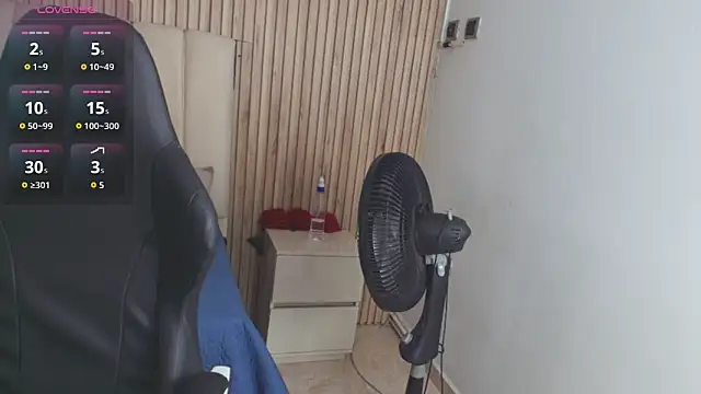 Snapshot of Aziz_daud chatting on November 26, 2025, 12:17 pm Aziz daud online show from November 26, 2025, 12:17 pm