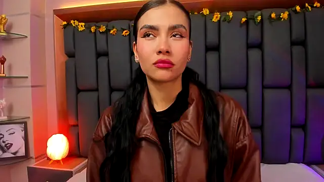 TanyaBello online show from November 22, 2025, 1:43 pm