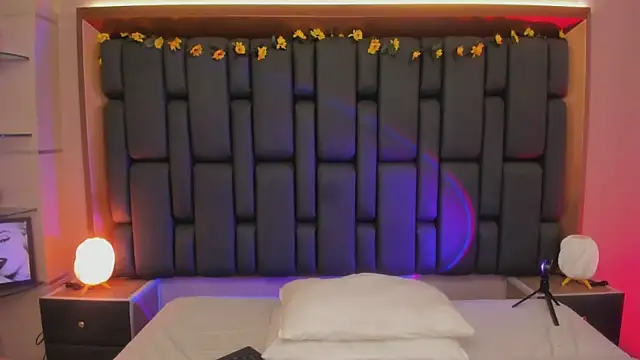 TanyaBello online show from November 29, 2025, 1:03 pm