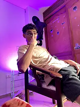 gsusss feet online show from November 24, 2025, 5:34 pm