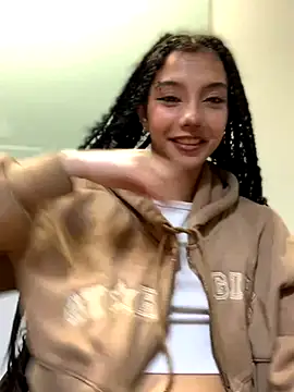 MiaaCute- online show from November 11, 2025, 10:10 pm