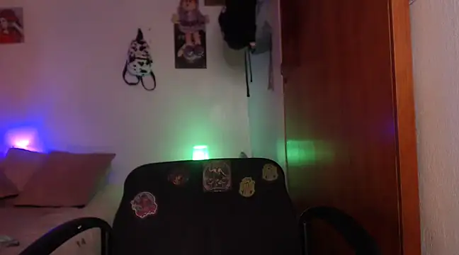 Snapshot of Violetafetish-dirty chatting on December 22, 2024, 3:33 am Violetafetish-dirty online show from December 22, 2024, 3:33 am