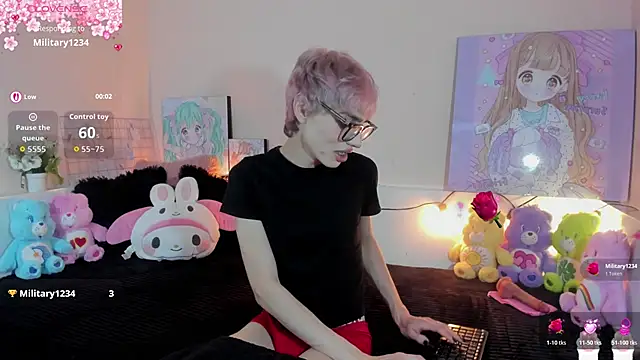 Strawberry Kitty  online show from December 20, 2025, 4:41 am