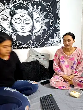 emily n abby online show from July 2, 2026, 2:01 pm