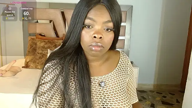 Snapshot of Maiacharris_ chatting on October 27, 2025, 7:40 pm Maiacharris online show from October 27, 2025, 7:40 pm