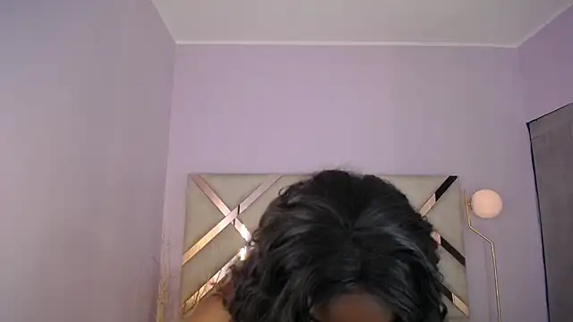 Maiacharris  online show from May 7, 2026, 12:43 pm