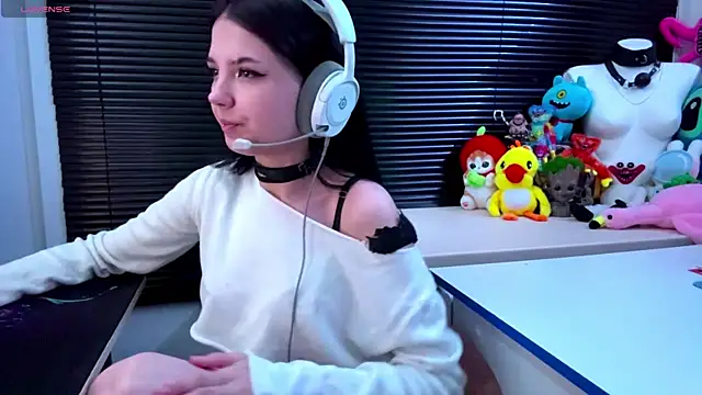 Snapshot of HanaMantanaDell chatting on October 19, 2025, 1:12 pm HanaMantanaDell online show from October 19, 2025, 1:12 pm