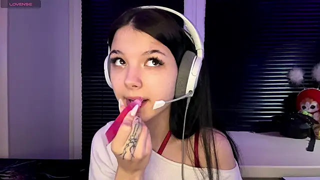 Snapshot of HanaMantanaDell chatting on November 27, 2025, 3:03 pm HanaMantanaDell online show from November 27, 2025, 3:03 pm