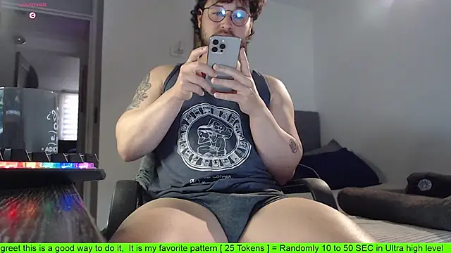 Snapshot of SugaredDigit chatting on October 6, 2025, 12:57 pm SugaredDigit online show from October 6, 2025, 12:57 pm