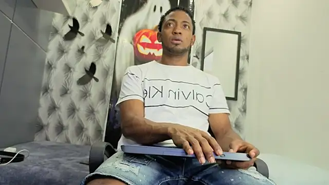 Snapshot of Stevenbrand chatting on October 24, 2025, 6:59 pm Stevenbrand online show from October 24, 2025, 6:59 pm