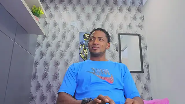 Snapshot of Stevenbrand chatting on November 12, 2025, 8:19 pm Stevenbrand online show from November 12, 2025, 8:19 pm