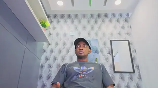 Snapshot of Stevenbrand chatting on November 13, 2025, 6:18 pm Stevenbrand online show from November 13, 2025, 6:18 pm