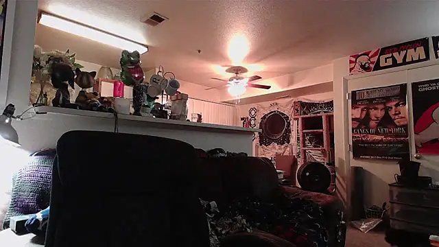 biggerisbetter12 online show from March 2, 2026, 7:37 am