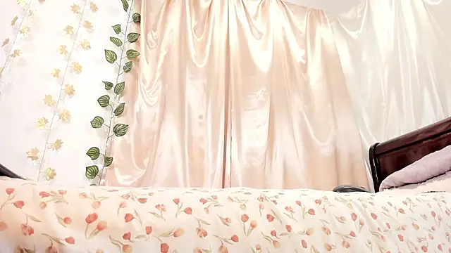 Milie yue online show from November 24, 2025, 2:06 pm