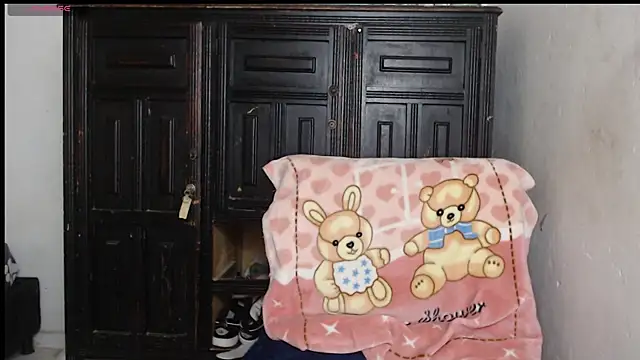 kataleya2021 online show from November 1, 2025, 1:29 am