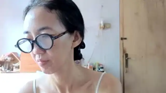 princessD077 online show from May 18, 2026, 2:51 am