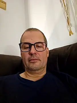 Snapshot of GermanMadMatt chatting on October 17, 2025, 5:43 am GermanMadMatt online show from October 17, 2025, 5:43 am