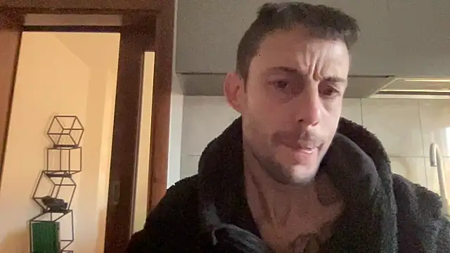 Drgghjkkk online show from February 25, 2026, 7:18 am