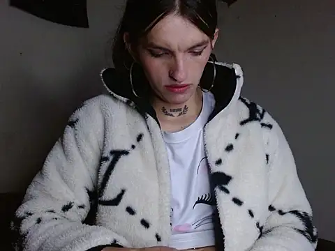 Scarlett crastrawberry online show from April 14, 2026, 1:33 am