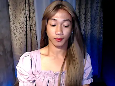 taylaxuxu online show from February 24, 2026, 9:24 pm