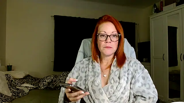 Snapshot of Dixie_Duchess chatting on October 29, 2025, 6:42 pm Dixie Duchess online show from October 29, 2025, 6:42 pm