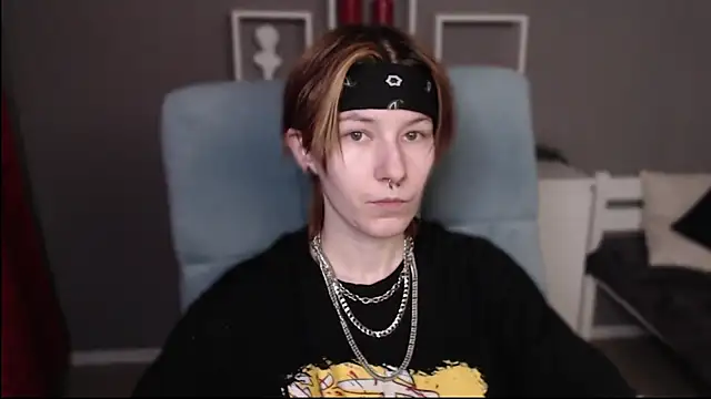 guitarandangell online show from February 17, 2026, 10:34 am