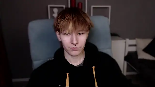 guitarandangell online show from February 25, 2026, 11:09 am