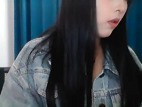 zxcvbnmqwas213 online show from October 19, 2025, 3:01 pm