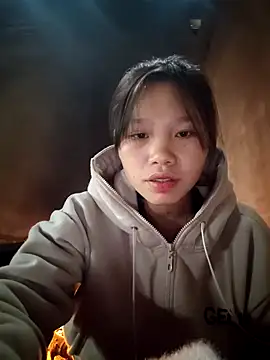 linh-miu99 online show from February 5, 2026, 1:54 am