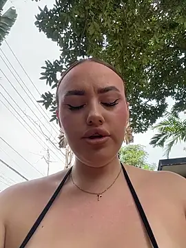 KiraSunshine online show from February 20, 2026, 4:42 am