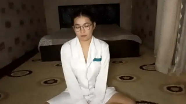 LinneaHyles online show from December 4, 2025, 2:48 pm