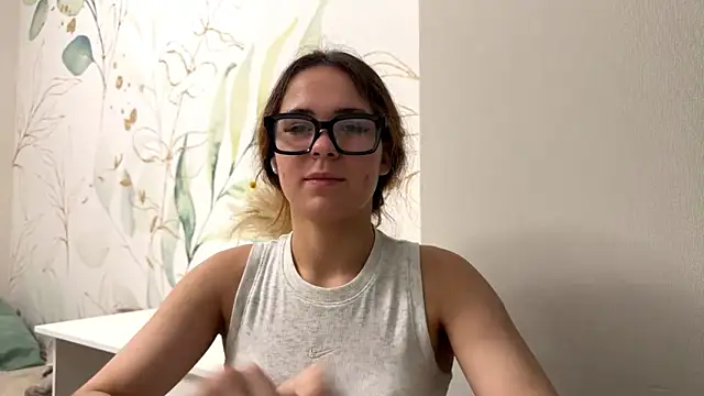 Snapshot of LunaAfrodita chatting on October 20, 2025, 5:13 pm LunaAfrodita online show from October 20, 2025, 5:13 pm