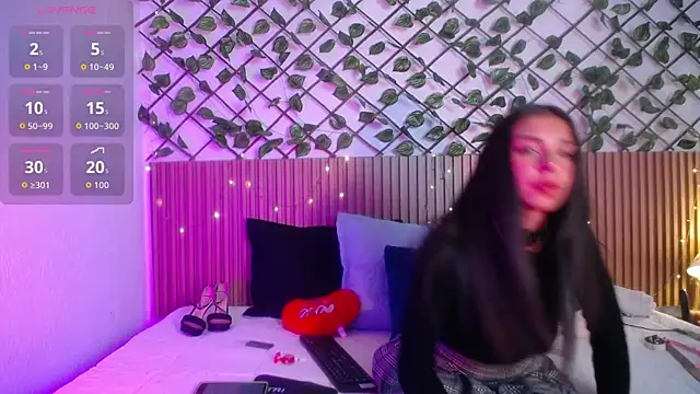 Lunaa 07 online show from May 28, 2026, 5:16 am