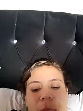 Dul-ci08 online show from November 1, 2025, 7:38 pm