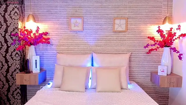 Snapshot of Catalina-Thompson chatting on October 21, 2025, 11:55 am Catalina-Thompson online show from October 21, 2025, 11:55 am