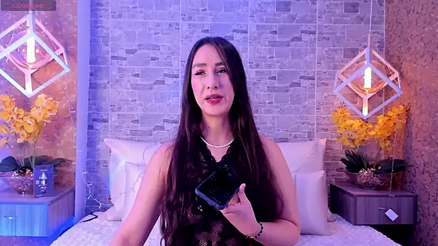 Snapshot of Catalina-Thompson chatting on December 3, 2025, 12:14 pm Catalina-Thompson online show from December 3, 2025, 12:14 pm