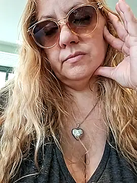 Snapshot of JennyInVegas chatting on October 23, 2025, 6:28 pm JennyInVegas online show from October 23, 2025, 6:28 pm