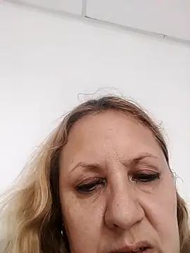 Snapshot of JennyInVegas chatting on November 1, 2025, 6:43 pm JennyInVegas online show from November 1, 2025, 6:43 pm