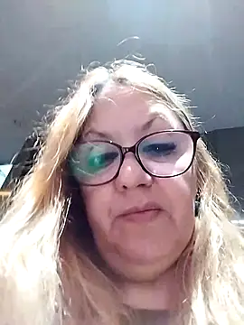 Snapshot of JennyInVegas chatting on November 17, 2025, 2:12 pm JennyInVegas online show from November 17, 2025, 2:12 pm